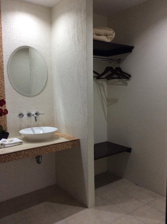Hotel La Media Luna Inn Huejutla de Reyes Habitación foto